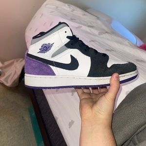 Air Jordan 1 Mid SE GS “Varsity Purple”